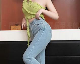秀人网 – 图集时间！陶喜乐带来的牛仔美臀写真，你敢不敢把眼睛移开？
