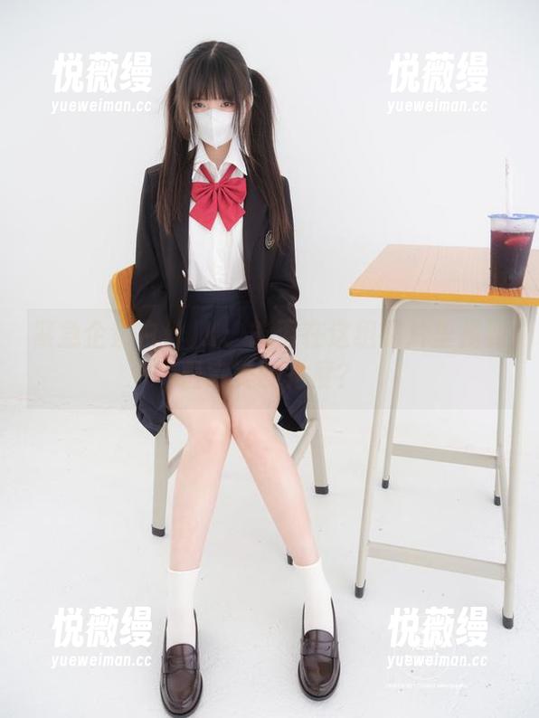 紧急企划白丝JK：能否在这组照片里找到最完美的角度？