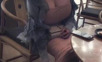 微密圈 – 紫色哒豚豚的白裙，网盘神秘下载，咳咳…别想太多！