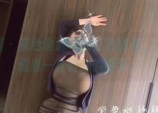 微密圈 – 紫色哒豚豚的红色图集，私拍中透着一丝微妙的暗示！