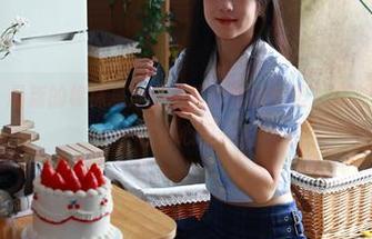 绮梦摄影 – 最新的棉袜悬浮在小艺的作品集里，流动的舒服，抓住小心思。
