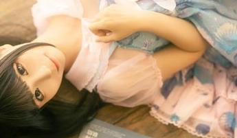 蠢沫沫的图包上线了—妹妹的搞怪姿势，果然无敌了。