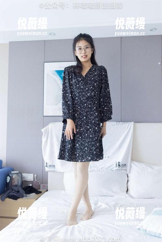 袜啵啵 - 高清黑丝宝典，稚予教你怎么玩转透明脚尖，资源拿去随便用。