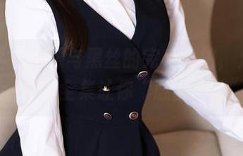语画界 – 制服与黑丝的完美自拍，允儿Claire写真全集让你“意乱情迷”！