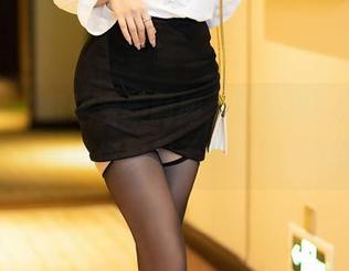 语画界 – 就这空乘制服，周思乔betty的私拍美图让你想起天空的无尽可能。
