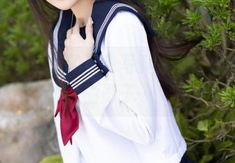 语画界 – 言沫的黑色写真，胸口那抹神秘的影子…