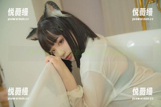 在起司块wii的浴室私拍作品中，泡泡也能有个性