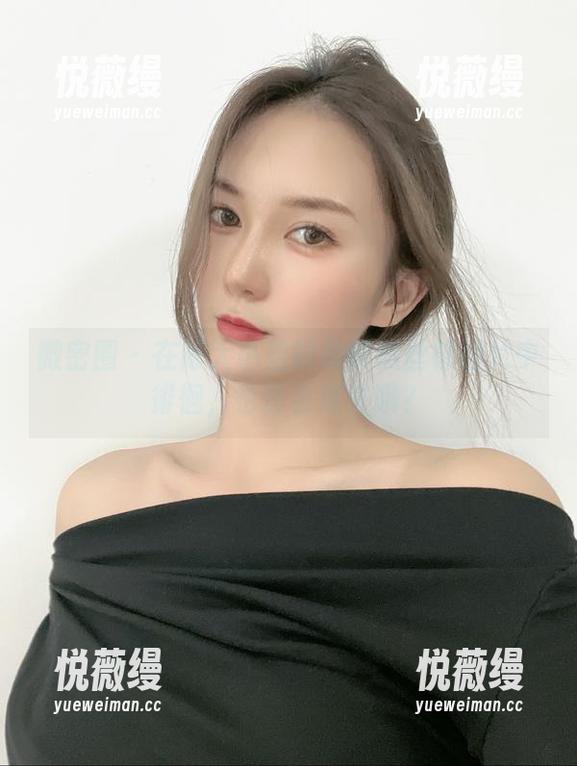 陈大小姐 微密圈 - 在陈大小姐的吊带黑丝袜图片中徘徊,也许会迷失哦?