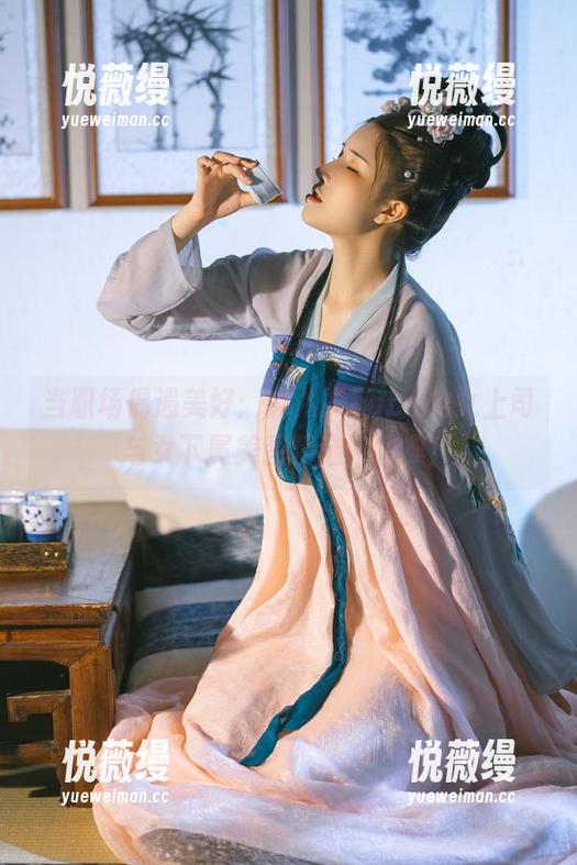 当职场偶遇美好：鹿八岁baby的女上司与女下属美图精选，经典！